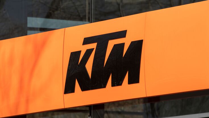 © eyewave - stock.adobe.com Hamburg, Germany ? March 17, 2021. Signage on facade identifying KTM motorcycle or automobiles dealership. KTM AG is an Austrian manufacturer owned by Pierer Mobility AG and Indian manufacturer Bajaj Auto.
