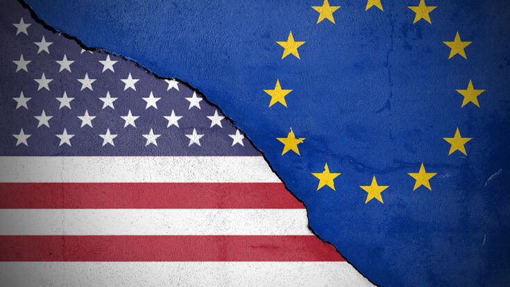 © pixs:sell - Fotolia usa united states vereinigte staaten vereinigte staaten von amerika amerika bruch abbruch auseinander driften auseinander leben wand hintergrund putz beton verputzt riss risse beziehungen politik politische beziehungen abgenutzt united states of america europa eu europische union gegen vs versus konflikt auseinandersetzung sanktionen sanktion gegenspieler aneinander geraten antreten kmpfen vorherrschaft nato kampf gegner auf einander treffen nation nationen land lnder staat staaten ost west osten westen