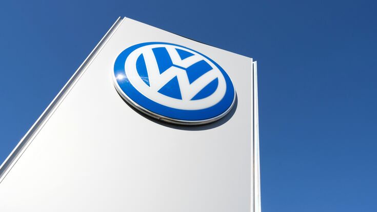 © Björn Wylezich - stock.adobe.com Volkswagen hat vor der vierten Tarifrunde seinen Sparwillen bekräftigt. Die IG Metall brachte einen Gegenvorschlag ein. Kommt es zu keiner Einigung, drohen erweiterte Warnstreiks.
